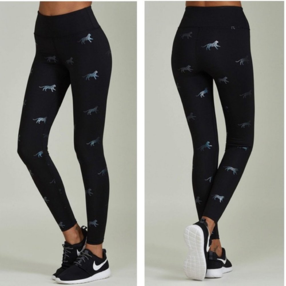 Noli Yoga Tiger Foil Leggings - Great Condition